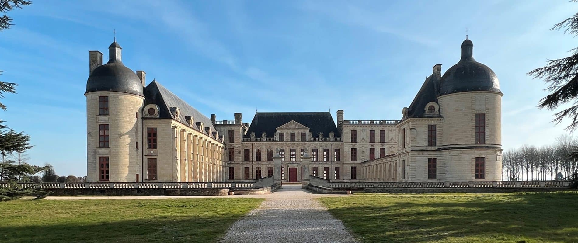 (c) Chateau d'Oiron